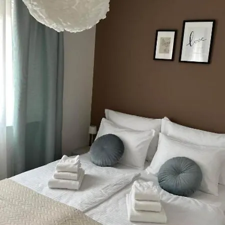 One Bedroom With Balcony And View