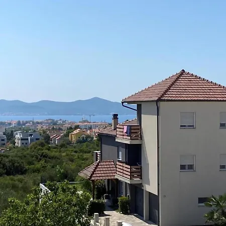 One Bedroom With Balcony And View شقة *