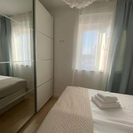 One Bedroom With Balcony And View Zadar