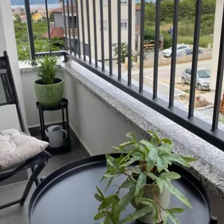 Lägenhet One Bedroom With Balcony And View *