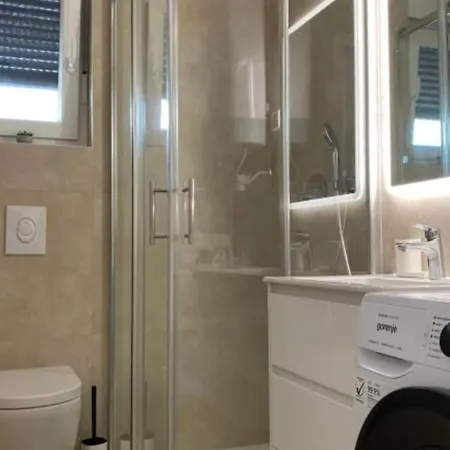 One Bedroom With Balcony And View *