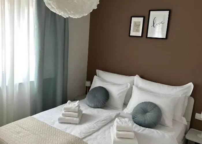 One Bedroom With Balcony And View