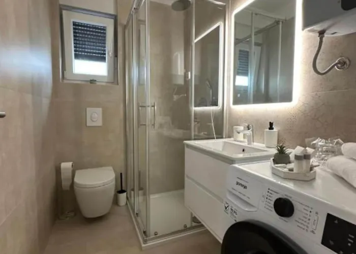 One Bedroom With Balcony And View Lägenhet *